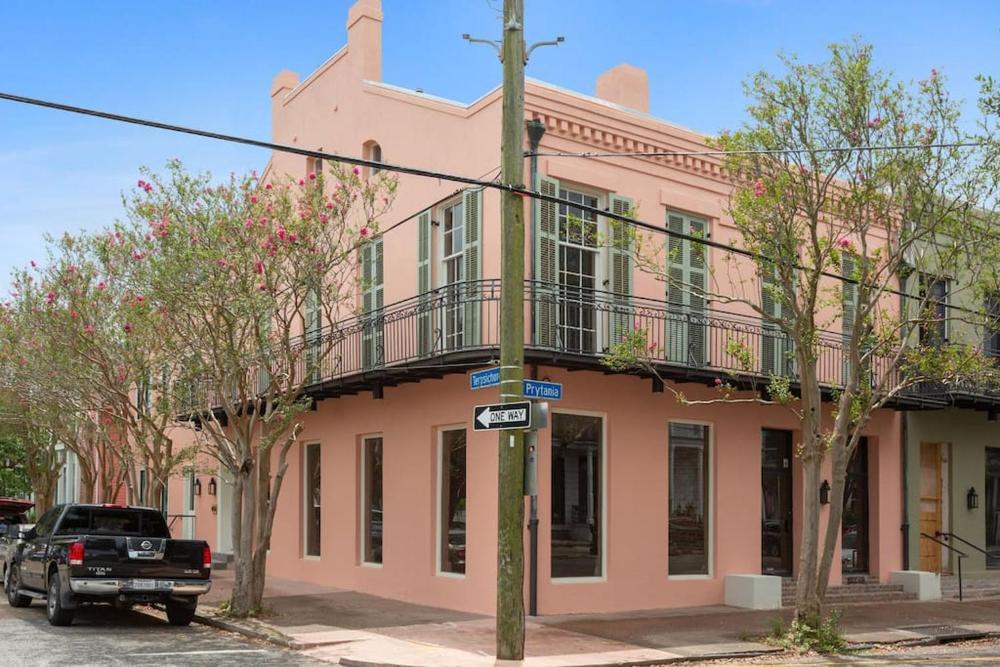 Fab 1838 Garden District 5BR with Parking And Balcony